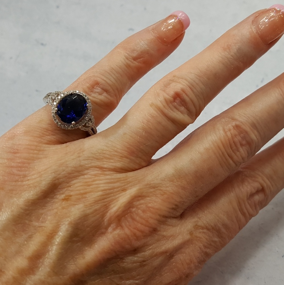 Blue Sapphire Cubic Zirconia - Picture 8 of 8